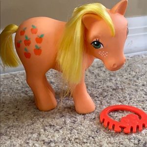 Vintage 1983 My Little Pony “Applejack”
